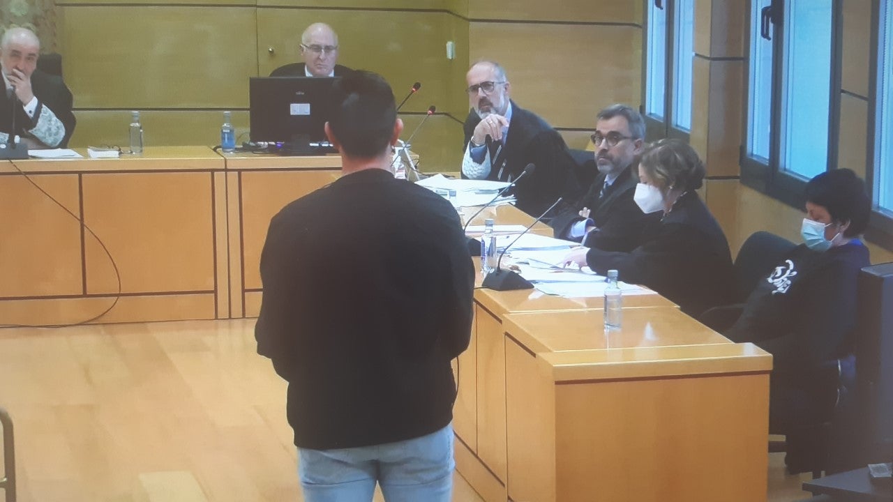 Juicio con jurado en Ciudad Real: la policía encontró sangre en la vivienda donde una mujer agredió y robó a su amigo Juicio con jurado en Ciudad Real: la policía encontró sangre en la vivienda donde una mujer agredió y robó a su amigo