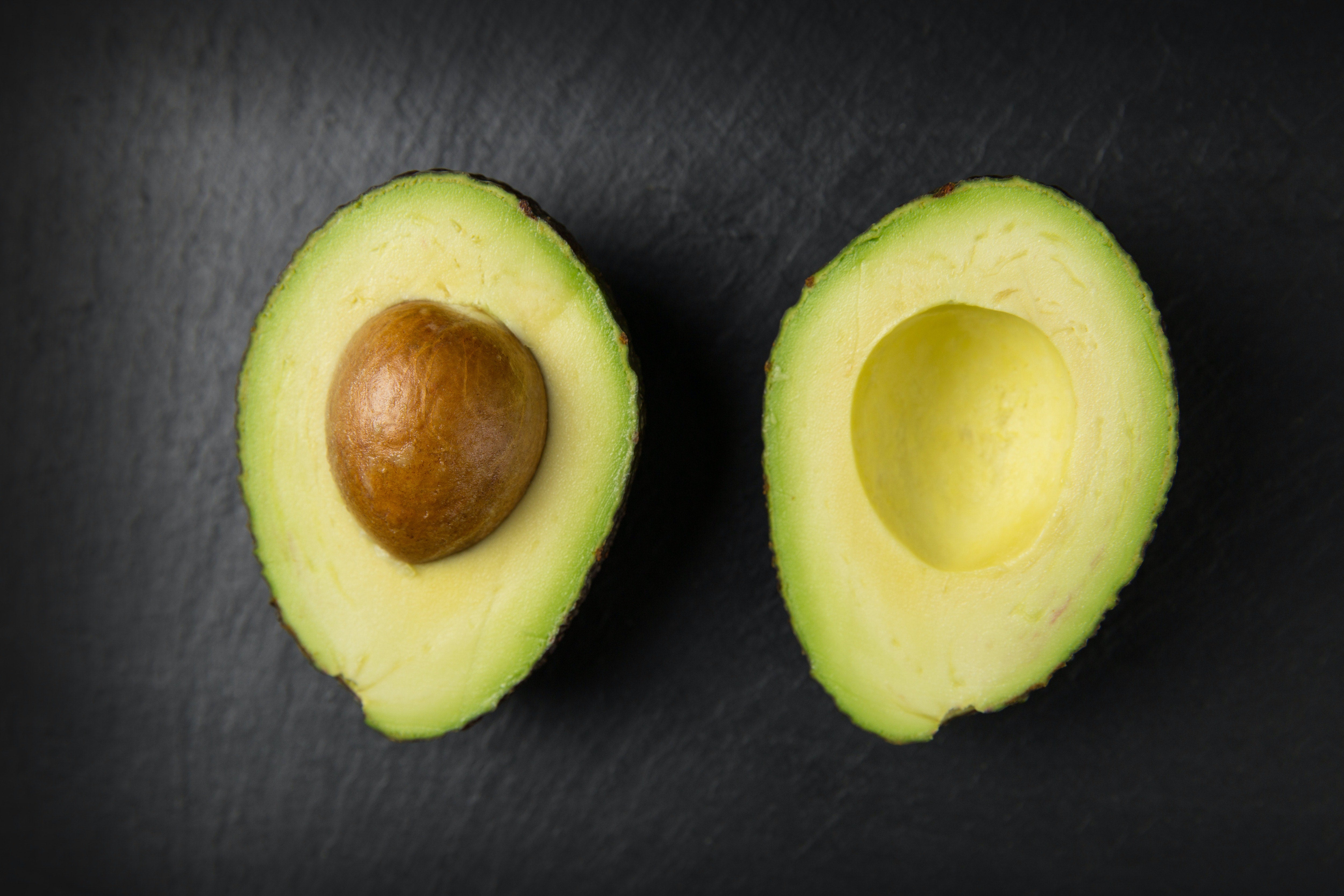 Los beneficios de comer aguacate: cuánto debes comerlo, según los expertos Los beneficios de comer aguacate: cuánto debes comerlo, según los expertos
