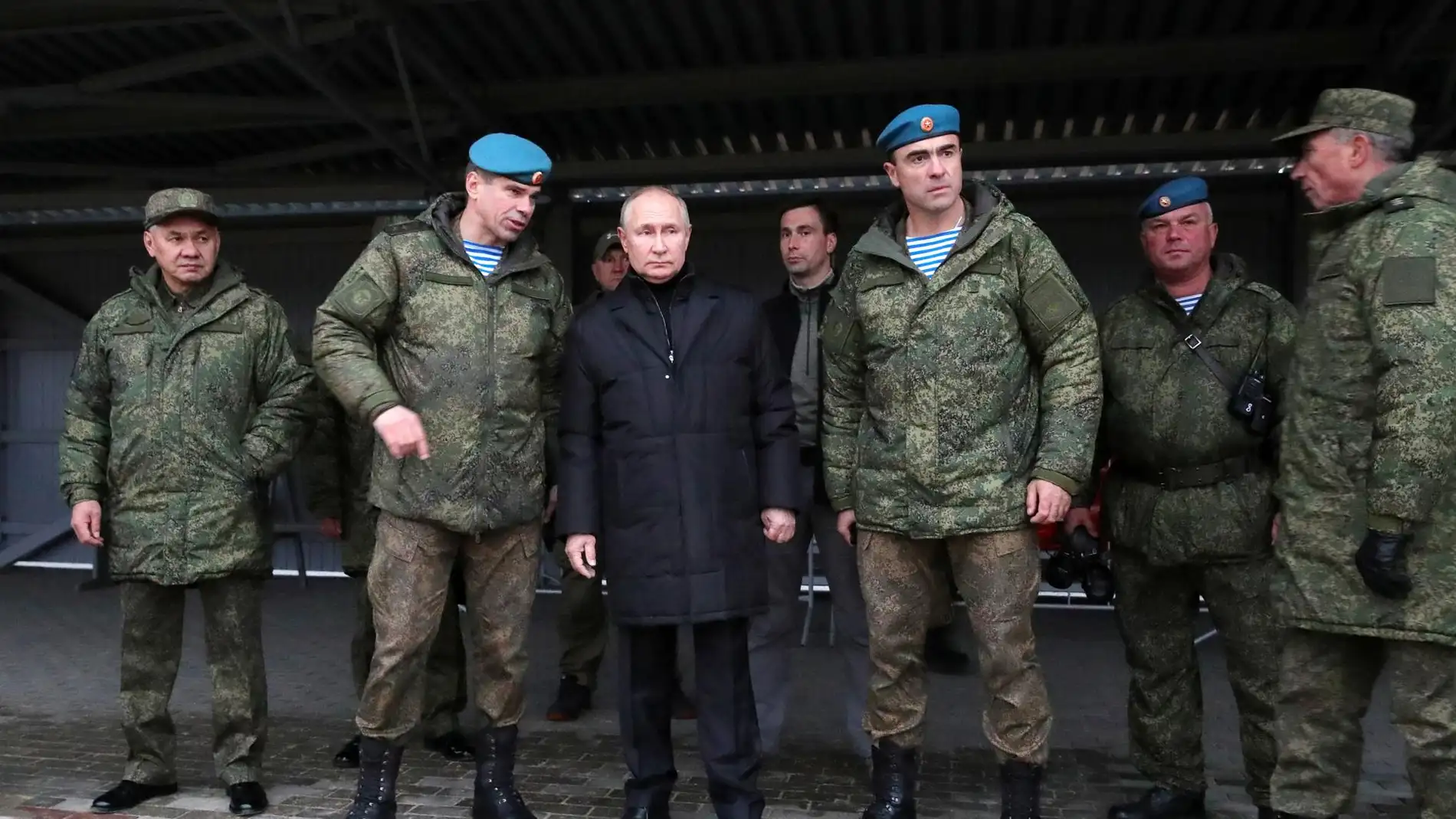  Vladimir Putin visita por sorpresa Jersón y Lugansk para evaluar la situación 