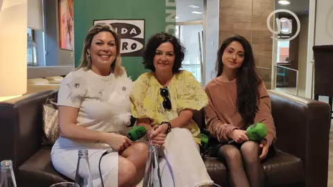 Nuestras invitadas son Marta Blanco, profesional de los servicios sociales en Galáurea; Mabel Pérez, directora Médica de Clinica Estetica Villoria en Pontevedra y Vigo: y Agar Iglesias, maquilladora al frente de su propio Face Art Studio. Almorzo informativo no Hotel Rías Bajas