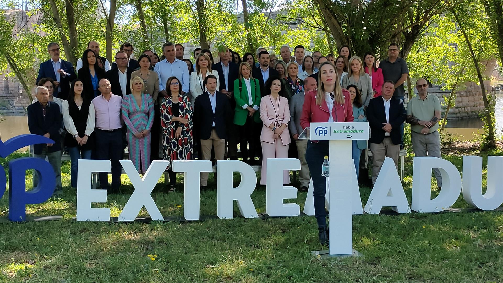 El PP presenta en Mérida un equipo preparado para el Cambio en Extremadura tras el 28M El PP presenta en Mérida un equipo preparado para el Cambio en Extremadura tras el 28M