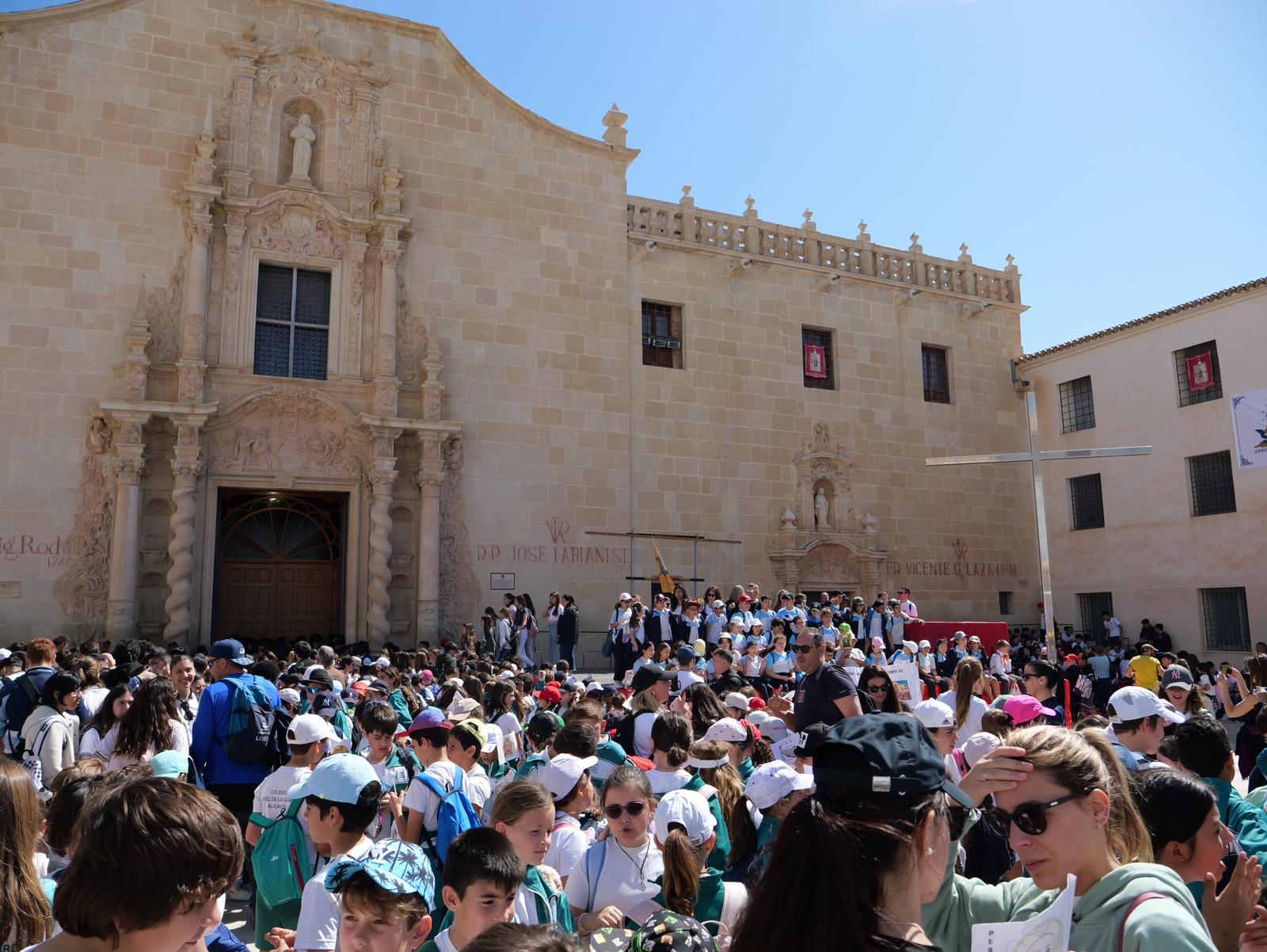 La Virgen del Remedio peregrina este jueves hasta el Monasterio de la Santa Faz La Virgen del Remedio peregrina este jueves hasta el Monasterio de la Santa Faz