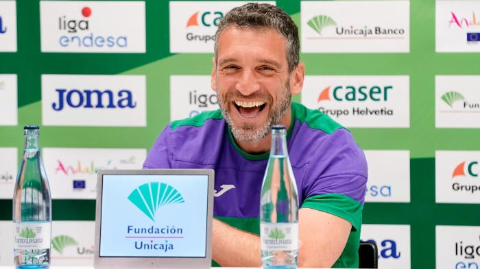 Ibon Navarro: "Me ha llamado la atención el alma de UCAM Murcia, tienen mucho corazón y mucho hambre" Ibon Navarro: "Me ha llamado la atención el alma de UCAM Murcia, tienen mucho corazón y mucho hambre"