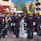 Bomberos de Albacete se forman en posicionamiento avanzado y prestaciones del nuevo vehículo autoescala