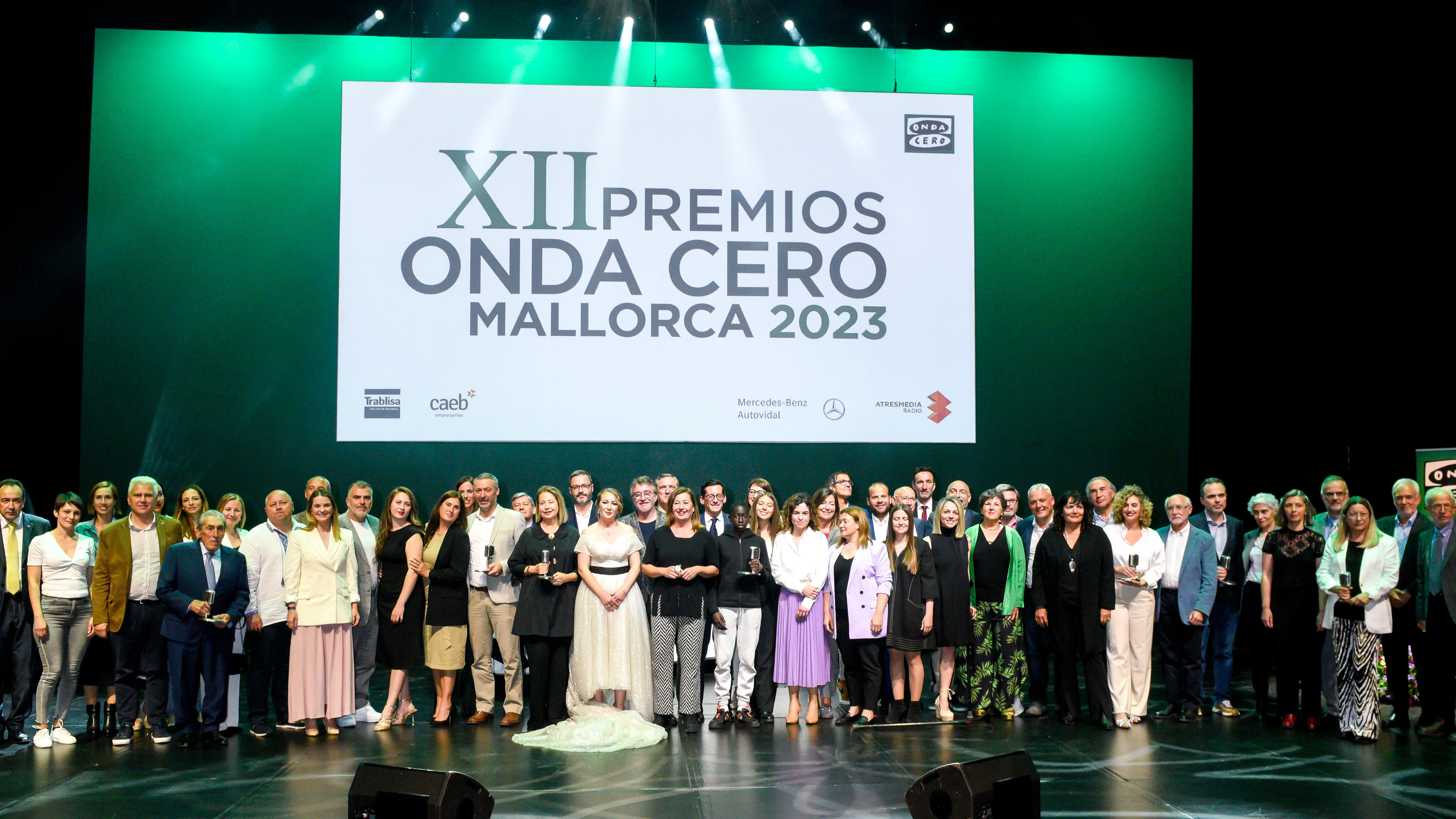 Foto de familia de los duodécimos Premios Onda Cero Mallorca Los duodécimos Premios Onda Cero Mallorca han reunido a centenares de personas en el Auditórium de Palma