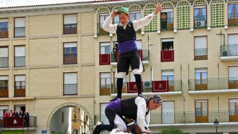 Una de las torres del Dance de Tauste