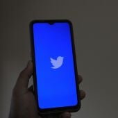 Twitter elimina las verificaciones azules a todos los que no hayan pagado