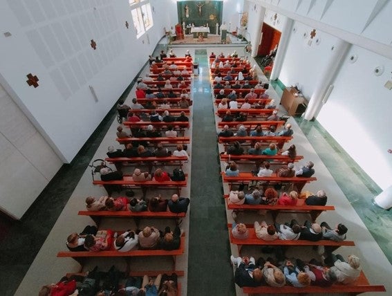Los familiares de los residentes del la Residencia Santa Marta apoyan a las religiosas Los familiares de los residentes del la Residencia Santa Marta apoyan a las religiosas