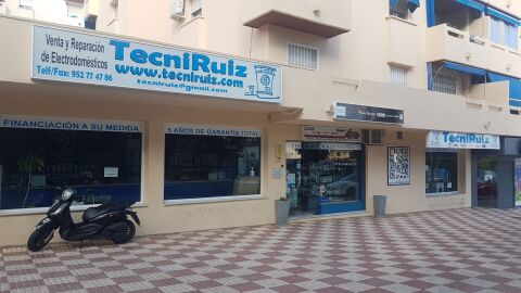 Imagen de la fachada de Tecniruiz, ubicada en la Avenida del Mercado