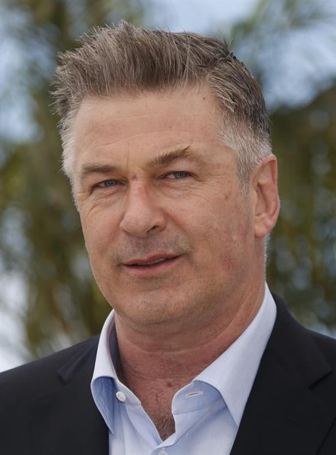 Retiran los cargos por homicidio involuntario a Alec Baldwin Retiran los cargos por homicidio involuntario a Alec Baldwin