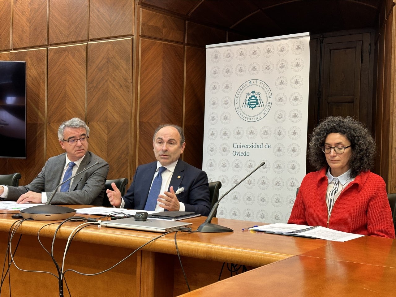 El 64% de los egresados por la Universidad de Oviedo encuentra trabajo al año de graduarse El 64% de los egresados por la Universidad de Oviedo encuentra trabajo al año de graduarse