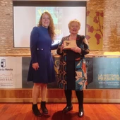 Beatriz Hernando, presidenta de la Asociación de Museos del Vino de España, e Isabel Mijares, enóloga Beatriz Hernando, presidenta de la Asociación de Museos del Vino de España, e Isabel Mijares, enóloga