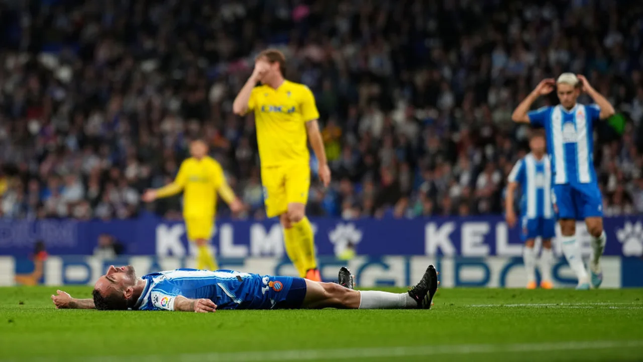 El Espanyol se topa con el palo