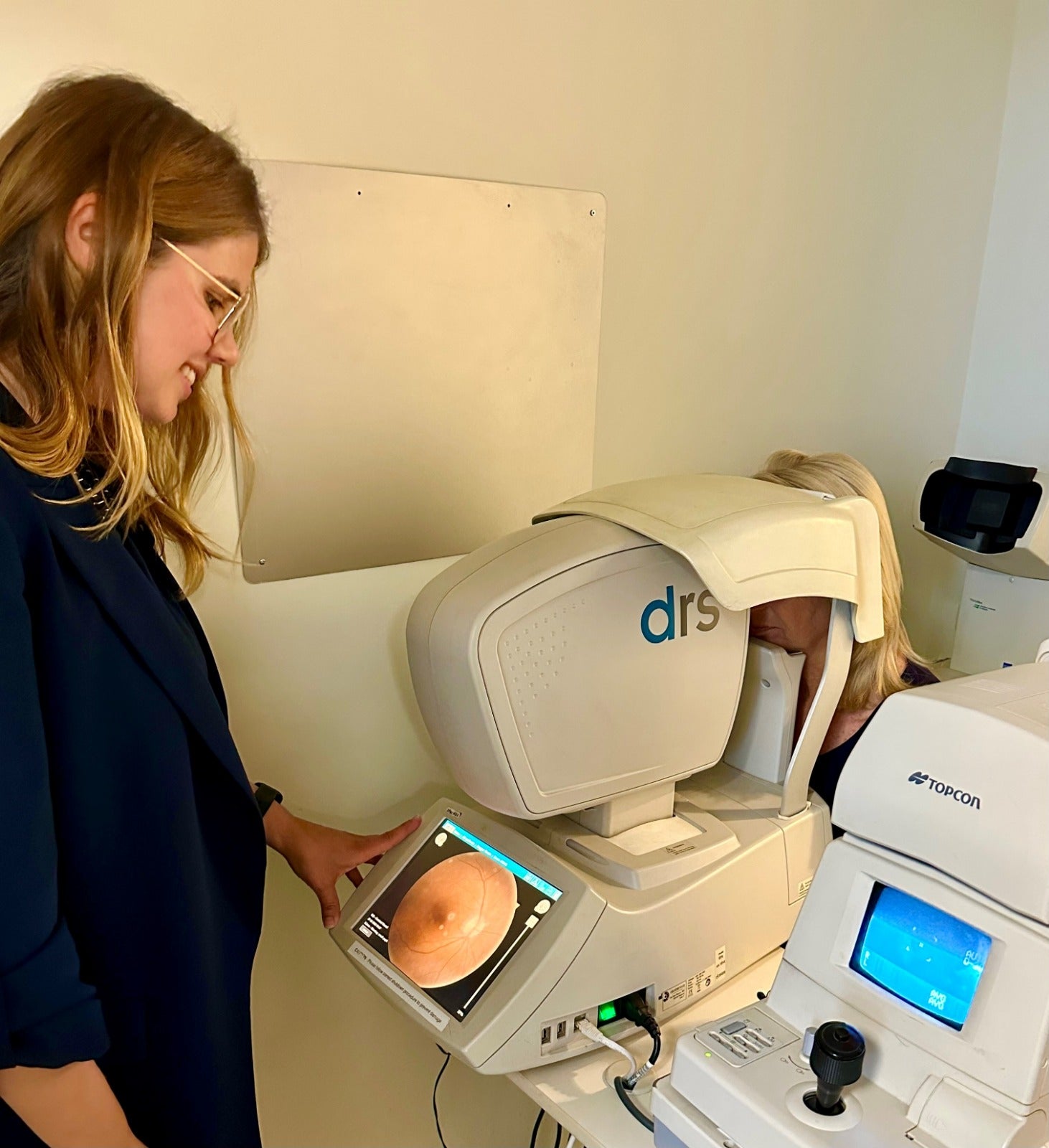 Los exámenes visuales son indispensables para prevenir las enfermedades oculares y relacionadas, según Cecilia Navarro optometrista de Specsavers Los exámenes visuales son indispensables para prevenir las enfermedades oculares y relacionadas, según Cecilia Navarro optometrista de Specsavers