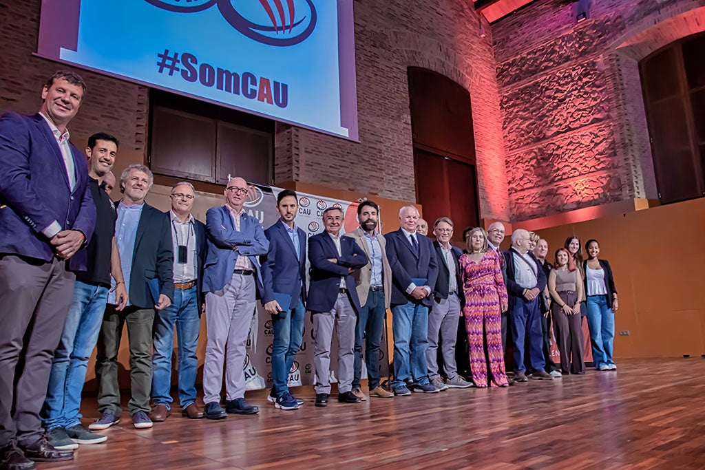 El CAU celebra su gala del 50 aniversario premiando a leyendas del club El CAU celebra su gala del 50 aniversario premiando a leyendas del club