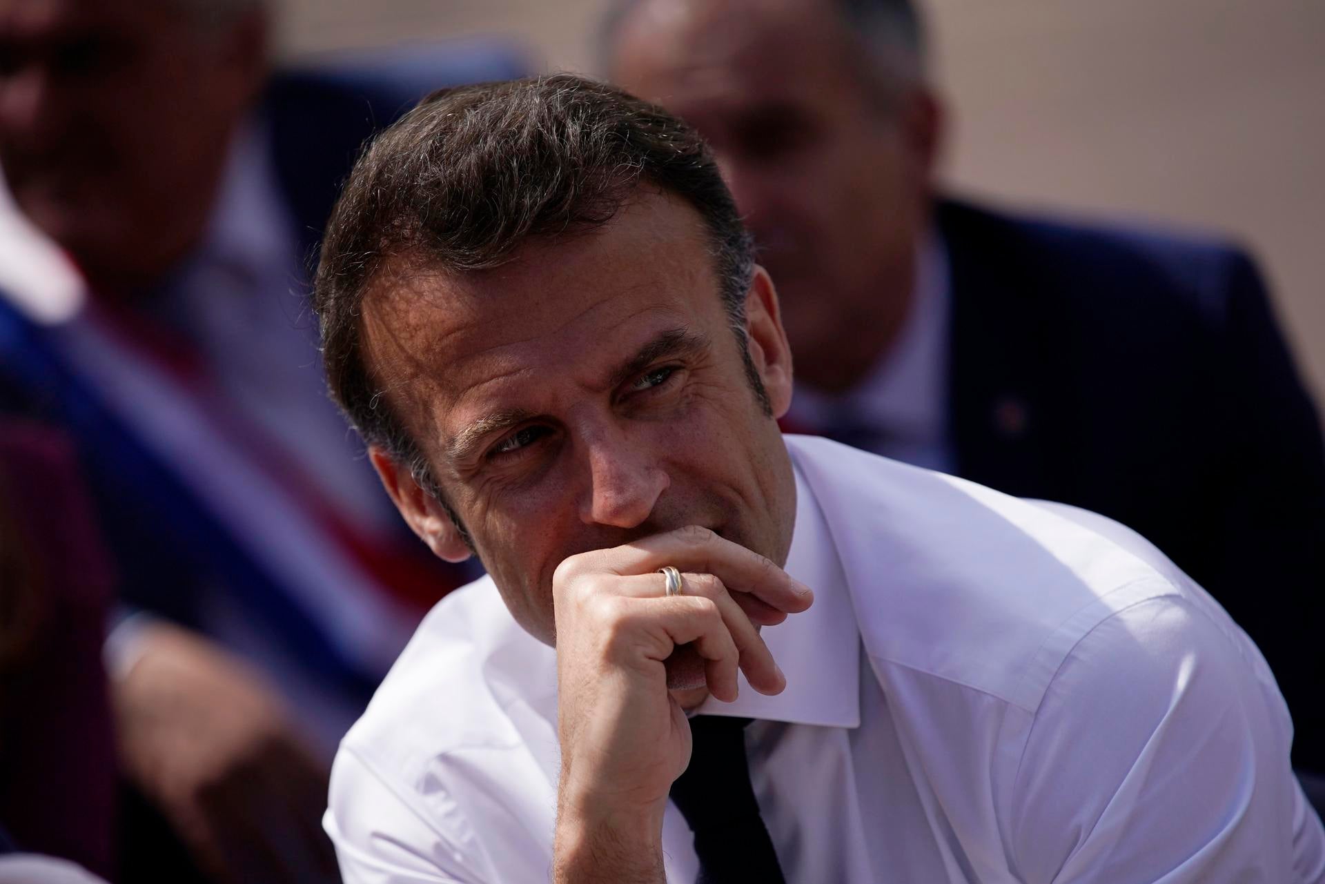 Macron admite errores en la defensa de la reforma de las pensiones Macron admite errores en la defensa de la reforma de las pensiones