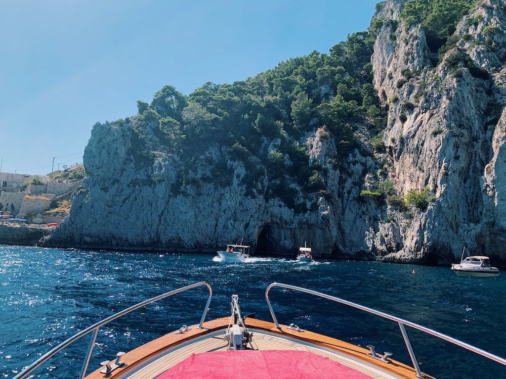 Las mejores rutas para conocer Ibiza a bordo de una embarcación Las mejores rutas para conocer Ibiza a bordo de una embarcación