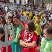 Desfile en la calle Covadonga de Infiesto