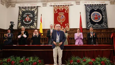 Rafael Cadenas recoge el Premio Cervantes en el Paraninfo de la Universidad de Alcalá Rafael Cadenas recoge el Premio Cervantes en el Paraninfo de la Universidad de Alcalá