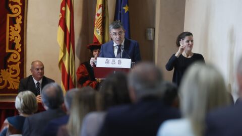 El presidente de Les Corts Valencianes, Enric Morera, durante el acto institucional del 25 d'Abril.