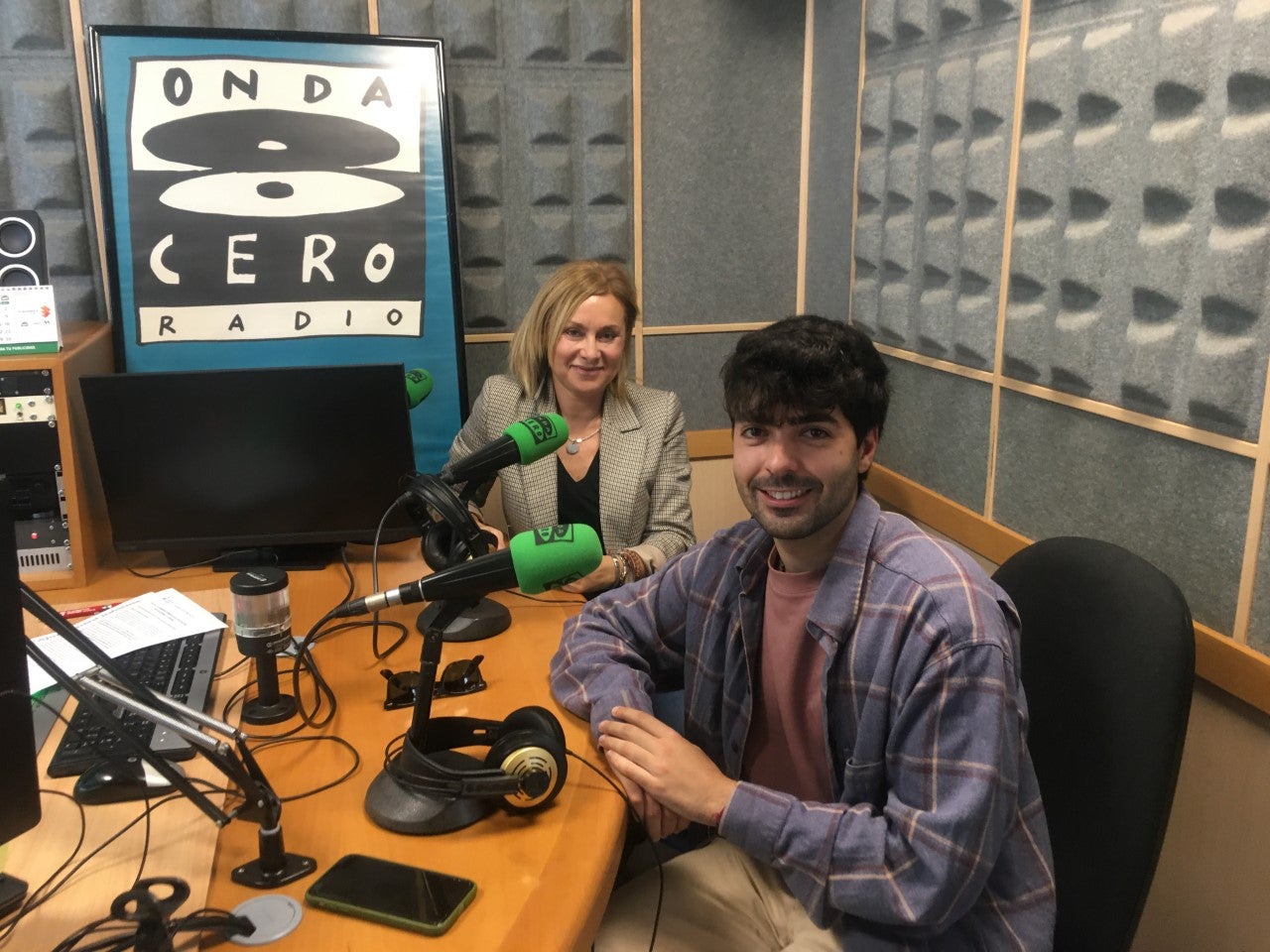 El artista Victor Sifre expone su primera muestra "Dos vías" en Sagunto El artista Victor Sifre expone su primera muestra "Dos vías" en Sagunto