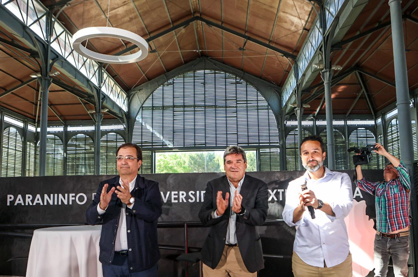 Vara se compromete a invertir el 11% del PIB en Sanidad, el Ministro Escrivá aplaude el comportamiento de desempleo Vara se compromete a invertir el 11% del PIB en Sanidad, el Ministro Escrivá aplaude el comportamiento de desempleo