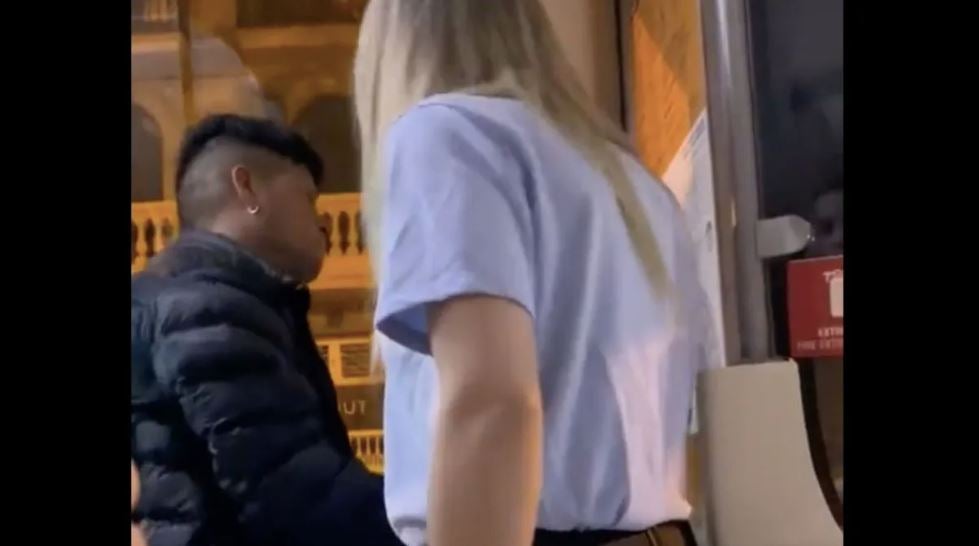 Una conductora de autobús expulsa a un pasajero por acosarla con comentarios sexistas Una conductora de autobús expulsa a un pasajero por acosarla con comentarios sexistas