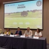 Ibercaja y Fundación CB ponen en marcha los Premios Origen que galardonarán las razas ganaderas cien por cien autóctonas de Extremadura