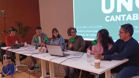 Tertulia de estudiantes de los grados de comunicación Tertulia de estudiantes de los grados de comunicación