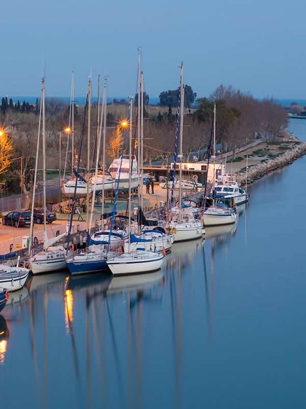 Aficionados a la pesca de La Ribera denuncian el precio que el Club Náutico de Cullera cobra por utilizar la rampa de acceso para sus embarcaciones Aficionados a la pesca de La Ribera denuncian el precio que el Club Náutico de Cullera cobra por utilizar la rampa de acceso para sus embarcaciones