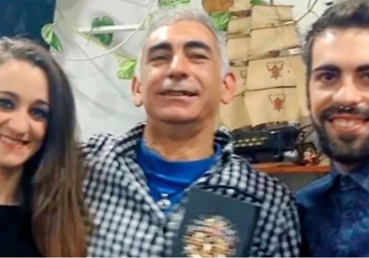 La pareja de hermanos con dos hijos en común ahora lucha para poder casarse La pareja de hermanos con dos hijos en común ahora lucha para poder casarse