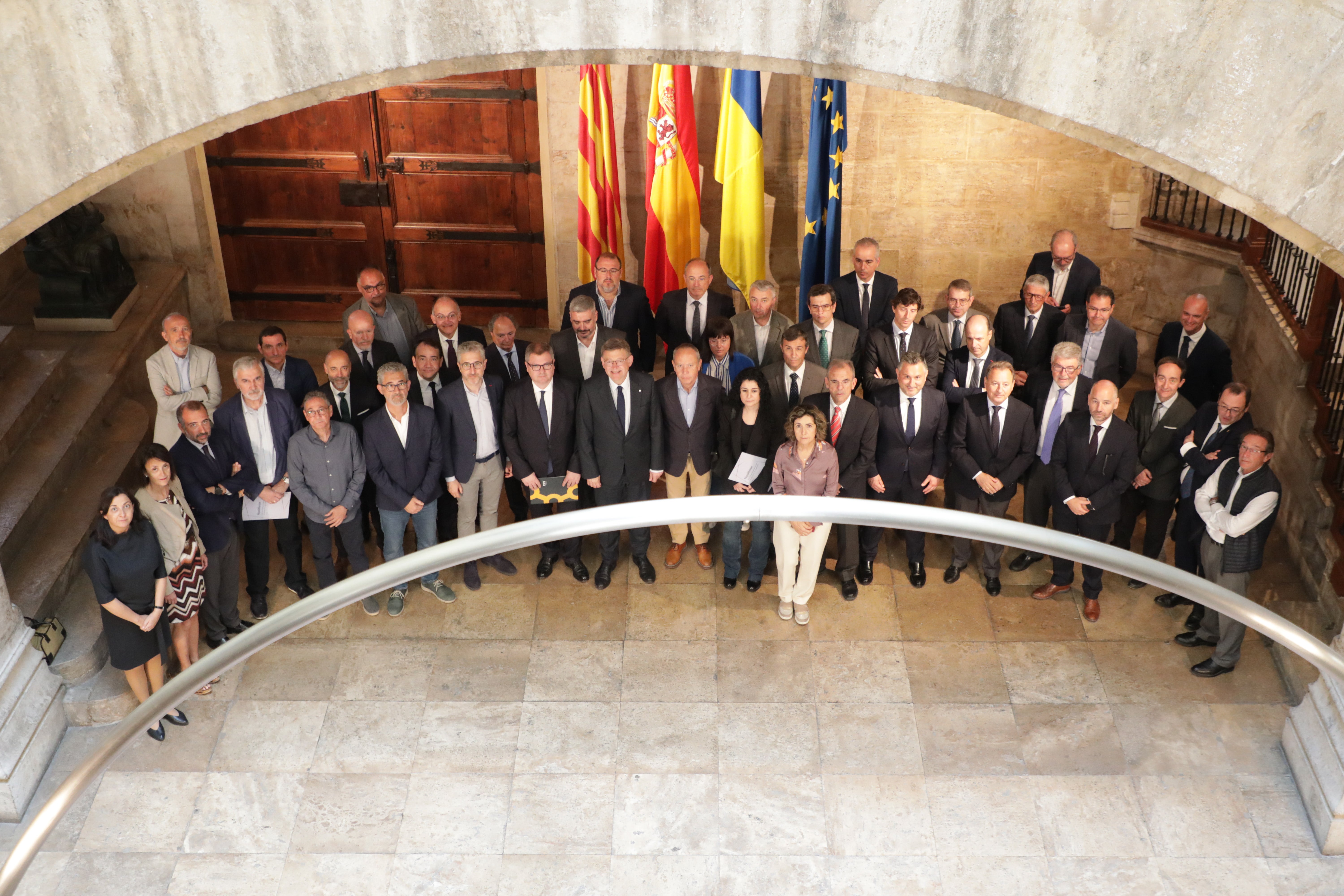 Una treintena de entidades de Castellón reclaman ayudas directas al sector cerámico Una treintena de entidades de Castellón reclaman ayudas directas al sector cerámico