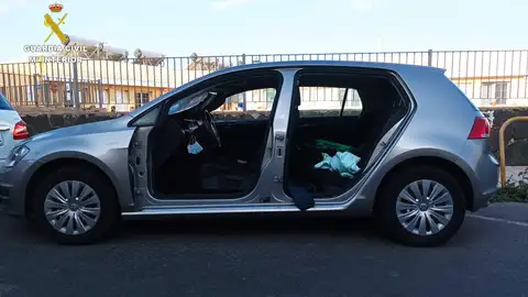Roban las dos puertas de un coche en Mogán, Gran Canaria, para colocarlas en otro vehículo de la misma marca y modelo. Roban las dos puertas de un coche en Mogán, Gran Canaria, para colocarlas en otro vehículo de la misma marca y modelo.