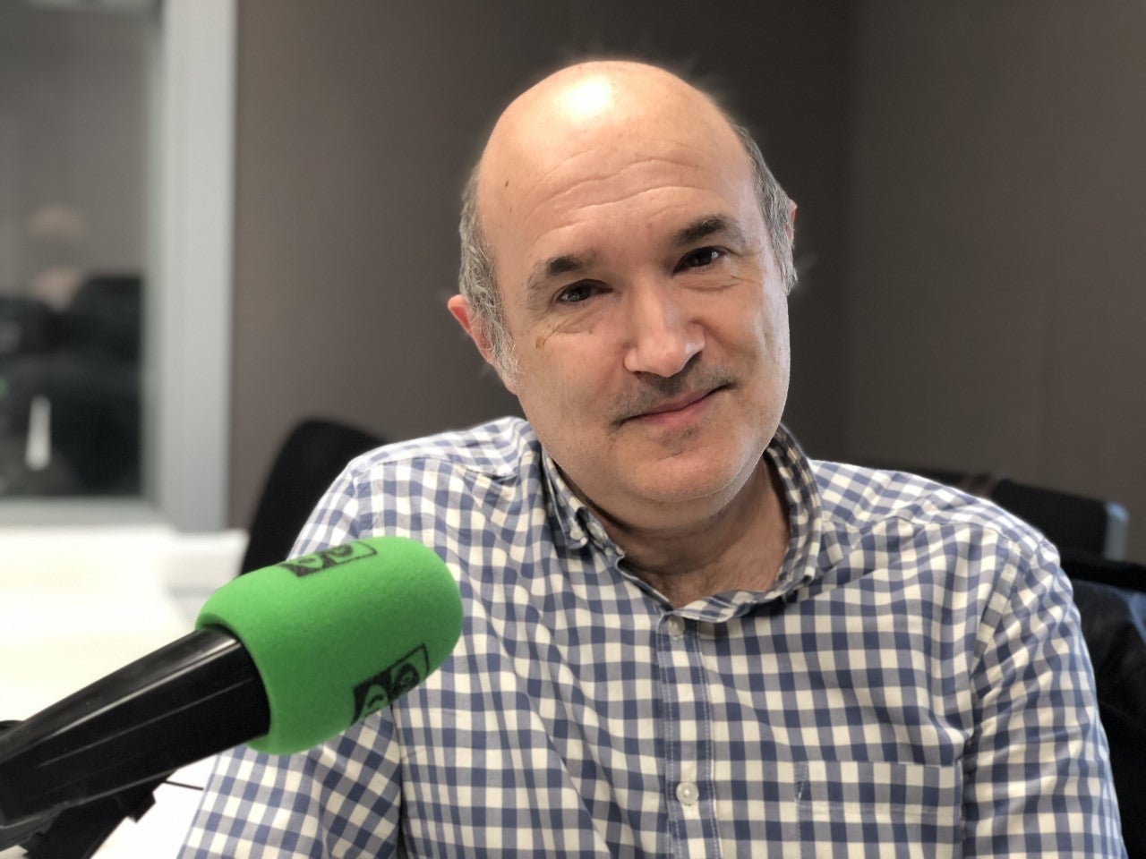 Una vuelta ajedrecista a Aragón con el profesor Miguel Mimbela Una vuelta ajedrecista a Aragón con el profesor Miguel Mimbela