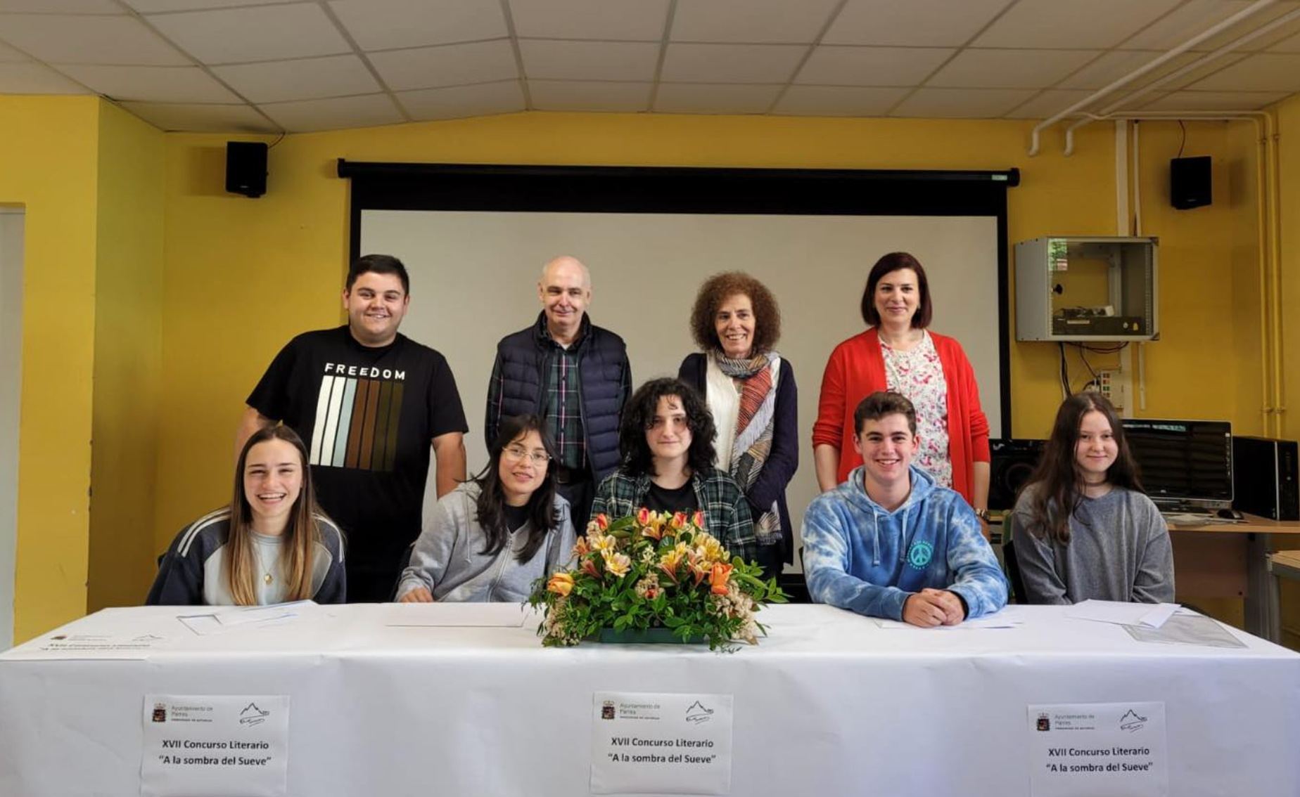Entregados los premios literarios "A la sombra del Sueve" en Arriondas Entregados los premios literarios "A la sombra del Sueve" en Arriondas