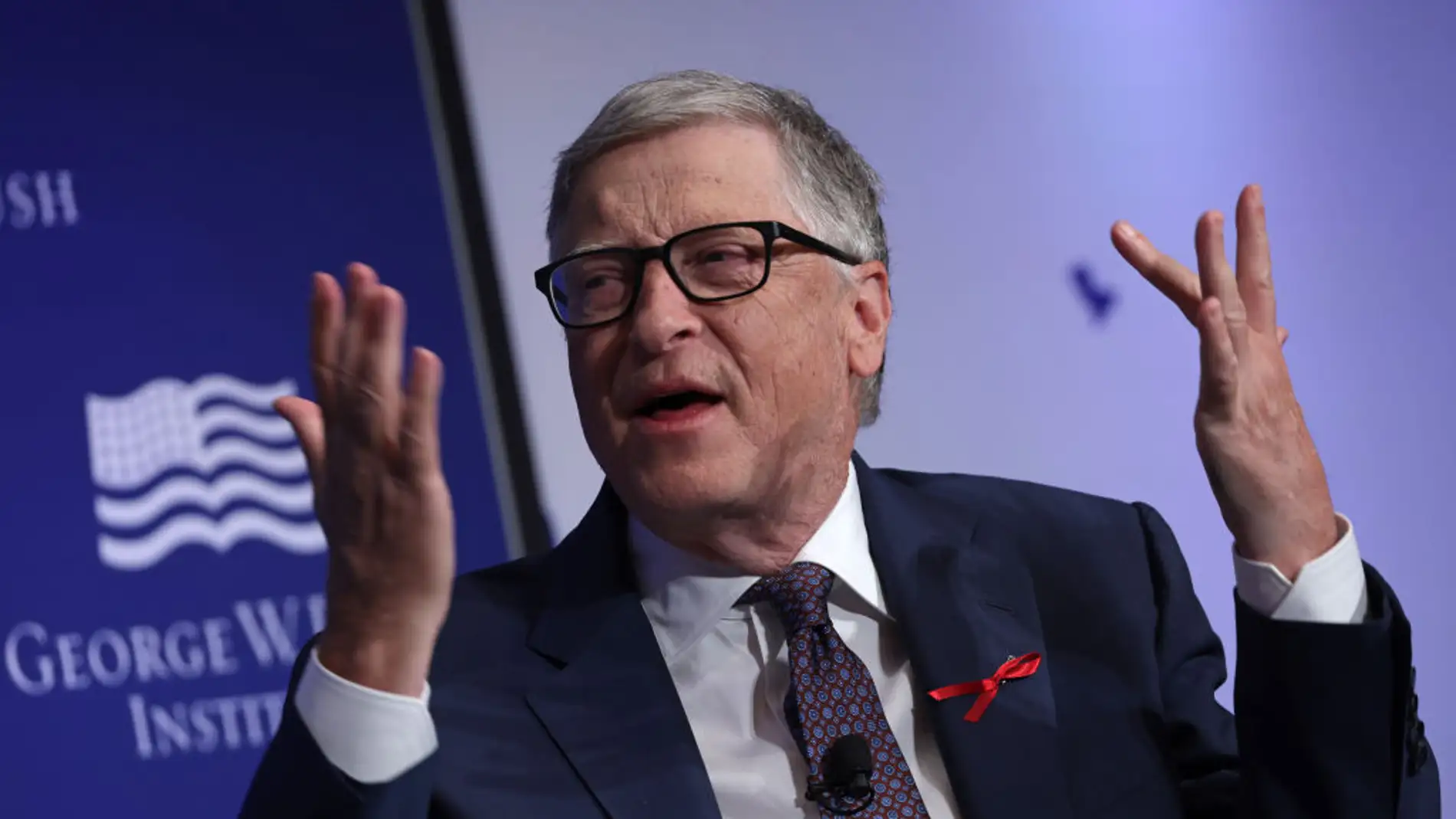 Bill Gates predice qué profesiones están amenazas por la Inteligencia Artifical