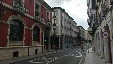 El Ayuntamiento igualará la calzada a la acera en las calles Burgos, Don Sancho, La Cestilla, Menéndez Pelayo, Antonio Maura y Plaza Isabel la Católica .