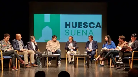 Los alcaldables en Huesca mostraron su apoyo al proyecto en una mesa redonda de Huesca Suena. Los alcaldables en Huesca mostraron su apoyo al proyecto en una mesa redonda de Huesca Suena.