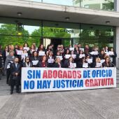 Imagen de la concentración de los abogados del turno de oficio en Lugo. Rubén Dorado.