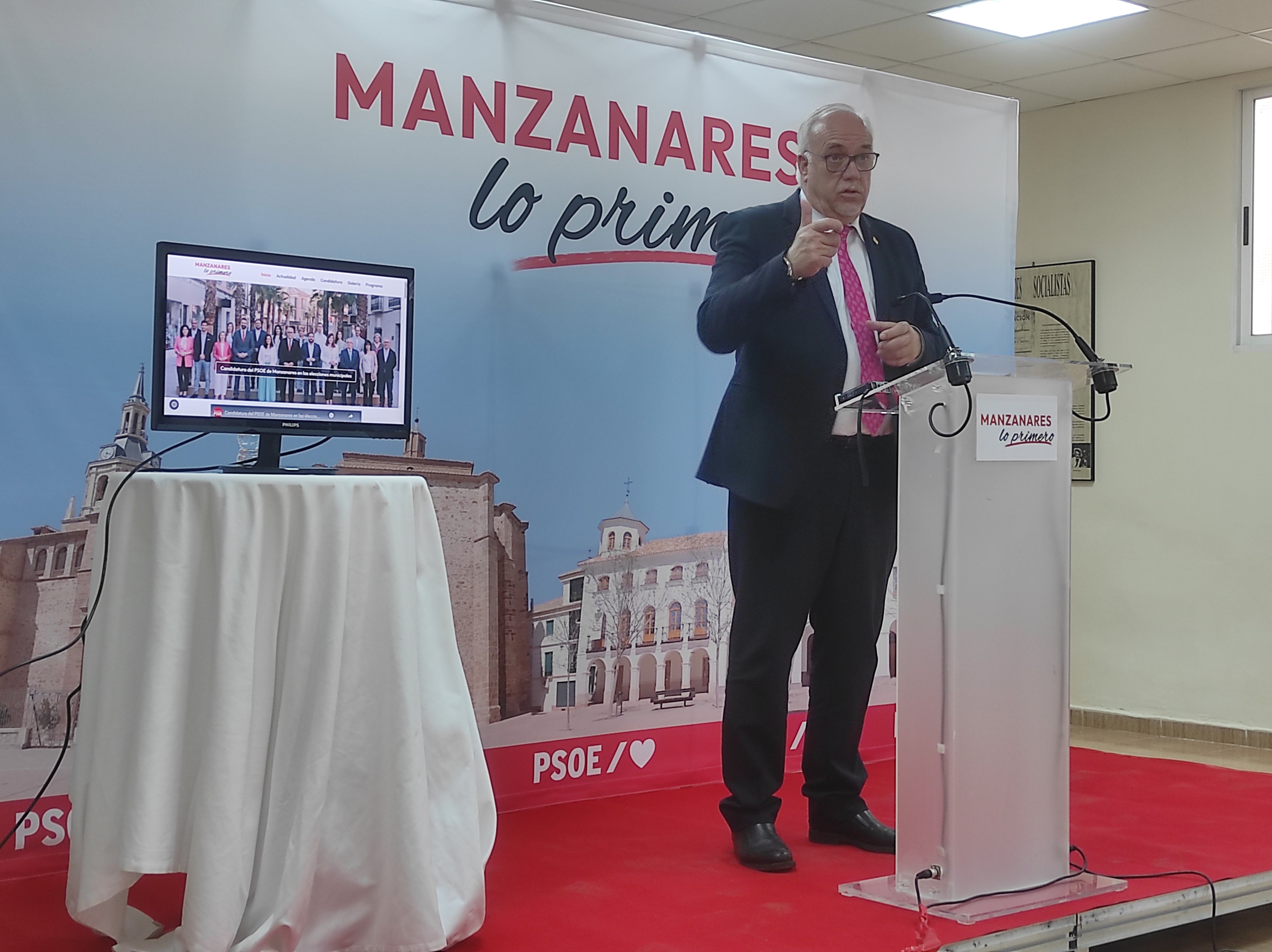 El PSOE de Manzanares hace público su programa electoral El PSOE de Manzanares hace público su programa electoral