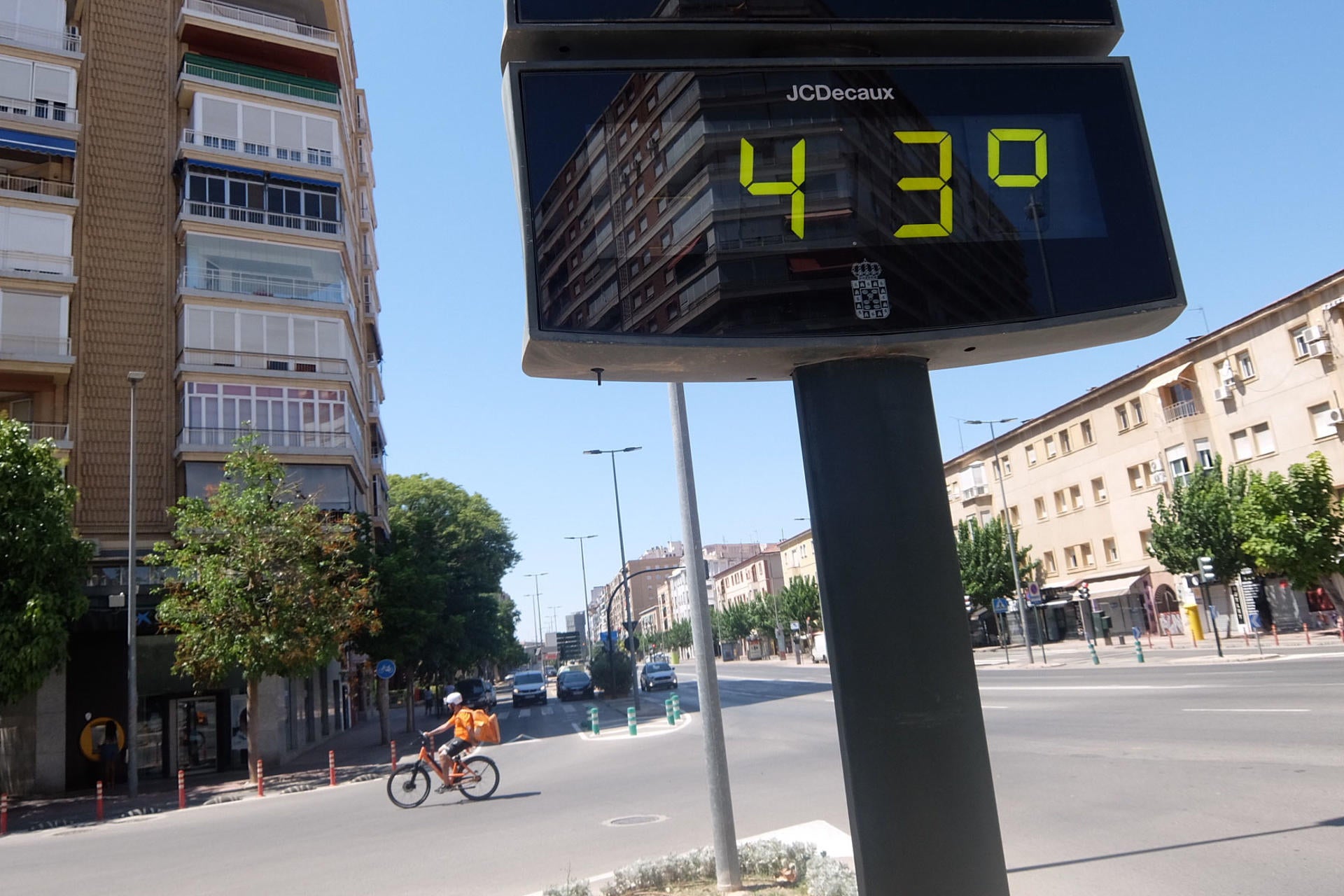 Sanidad adelanta al 15 de mayo la entrada en vigor del plan contra el calor Sanidad adelanta al 15 de mayo la entrada en vigor del plan contra el calor