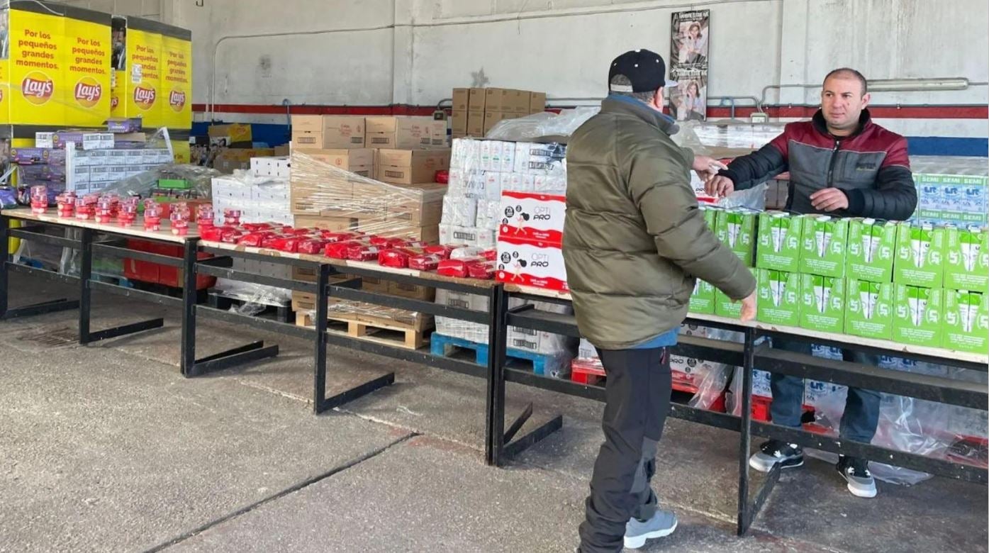 El Banco de Alimentos de València ha repartido casi 8.000.000 kg de alimentos y productos el año pasado El Banco de Alimentos de València ha repartido casi 8.000.000 kg de alimentos y productos el año pasado