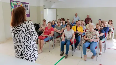 El ciclo de charlas sobre el servicio de transportes urbanos finaliza hoy en el Hogar de Mayores de la Zona Sur El ciclo de charlas sobre el servicio de transportes urbanos finaliza hoy en el Hogar de Mayores de la Zona Sur