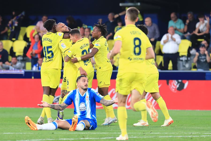 El Villarreal remonta a un Espanyol que se hunde El Villarreal remonta a un Espanyol que se hunde