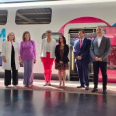 Los responsables institucionales y de Ouigo en el primer viaje inaugural a su llegada a Alicante
