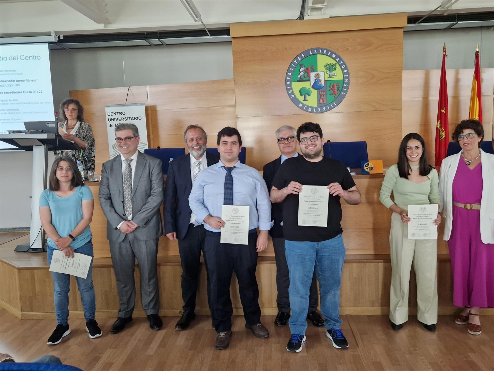 Más del 95% de los egresados del Centro Universitario de Mérida encuentran trabajo el primer año Más del 95% de los egresados del Centro Universitario de Mérida encuentran trabajo el primer año