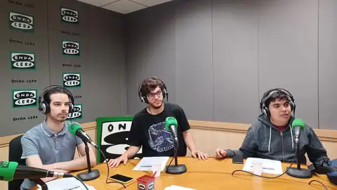 David Tardío, Enrique Domínguez y Miguel Guerra en los estudios de Onda Cero David Tardío, Enrique Domínguez y Miguel Guerra en los estudios de Onda Cero