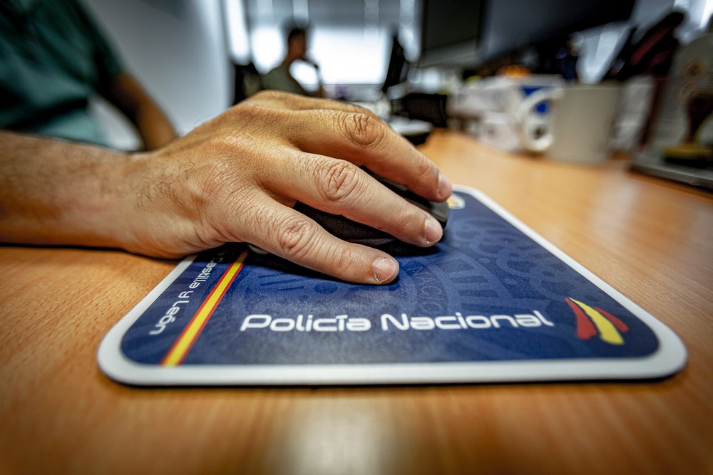La Policía Nacional investiga una estafa superior a 160.000 euros a unos vecinos de Yecla La Policía Nacional investiga una estafa superior a 160.000 euros a unos vecinos de Yecla