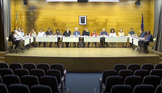 El pleno de Altea anula la concesión por 60 años de la gestión de aparcamientos de zona azul y grúa El pleno de Altea anula la concesión por 60 años de la gestión de aparcamientos de zona azul y grúa