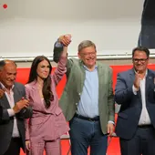 La candidata socialista Bárbara Soler, junto a Ximo Puig, en el acto de presentación de candidatos de la Vega Baja celebrado en Torrevieja La candidata socialista Bárbara Soler, junto a Ximo Puig, en el acto de presentación de candidatos de la Vega Baja celebrado en Torrevieja